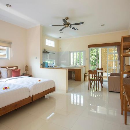 Donguri House Bali Bed & Breakfast Jimbaran  Exterior photo